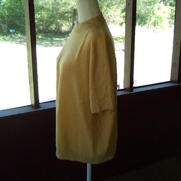 Large Gold Blouse - Picture 3 of 3